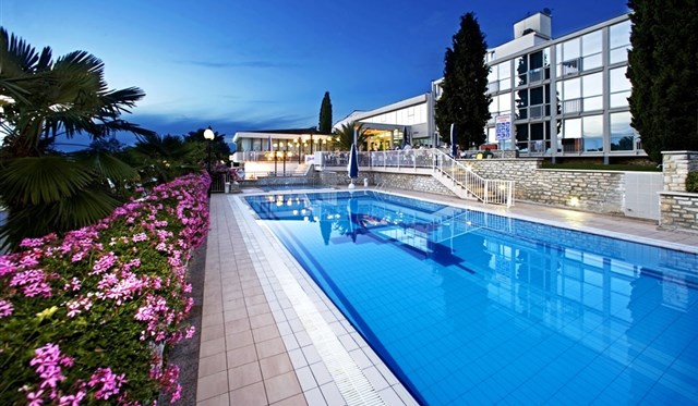 Chorvatsko - Hotel Zorna  Hotel Zorna – bazén