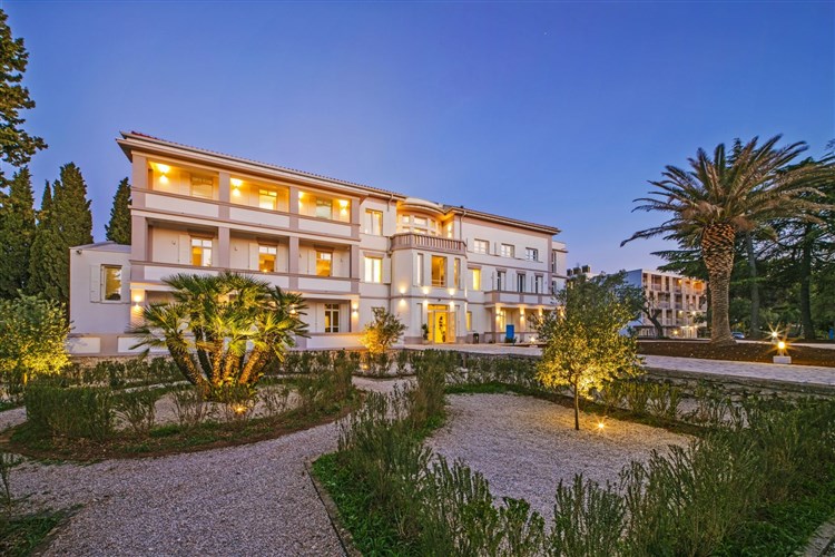 Aminess Vival Port 9 Resort