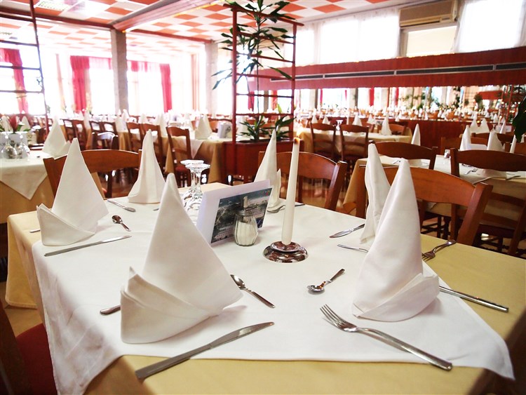 Hotel Aurora s polopenzí