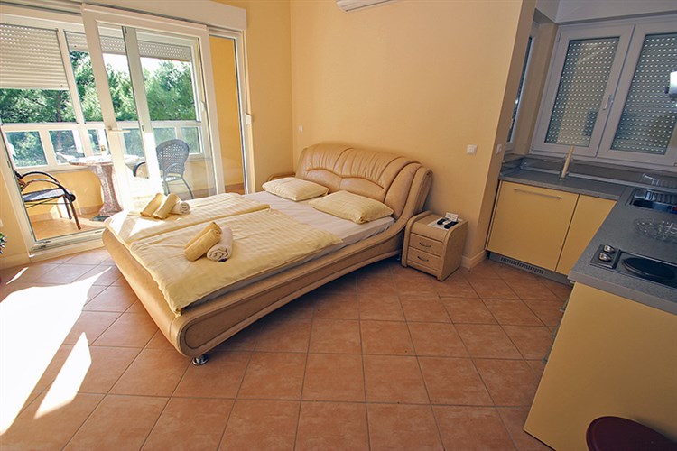 Apartmány Astra a Pinija