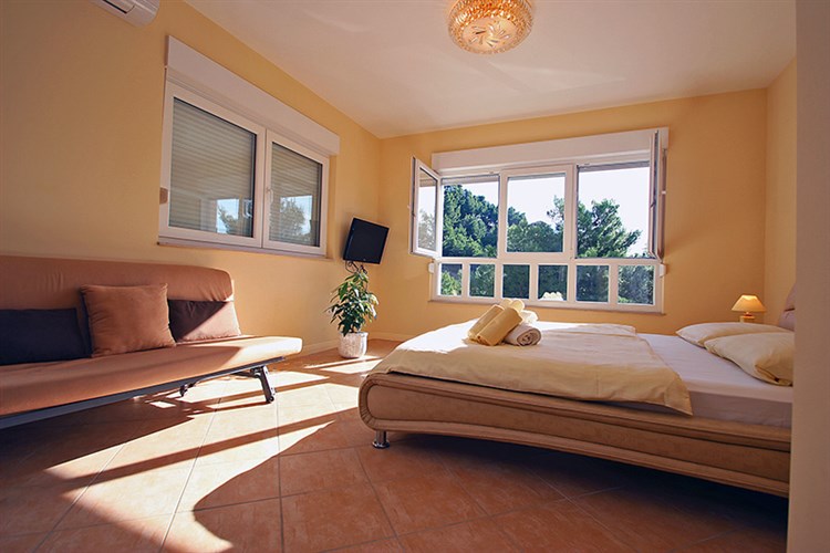 Apartmány Astra a Pinija