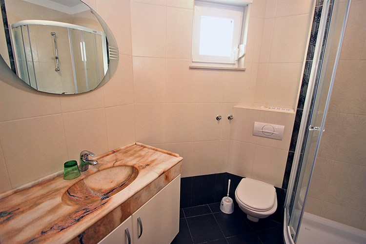 Apartmány Astra a Pinija