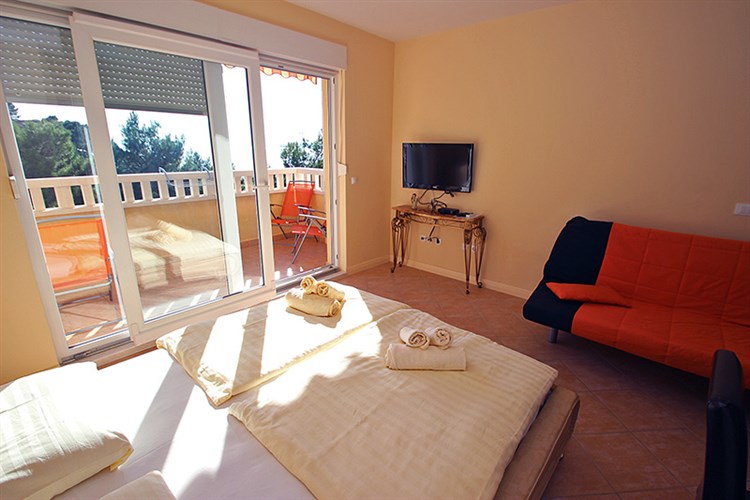 Apartmány Astra a Pinija