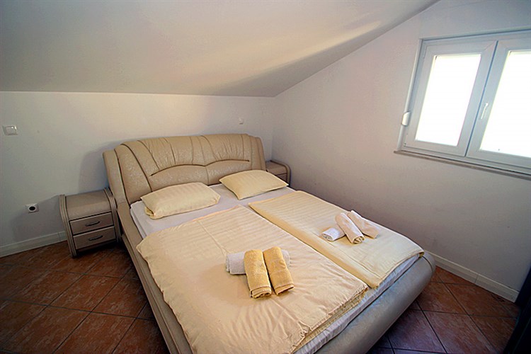 Apartmány Astra a Pinija