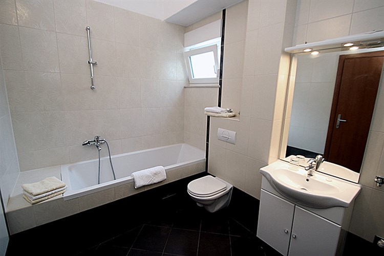 Apartmány Astra a Pinija