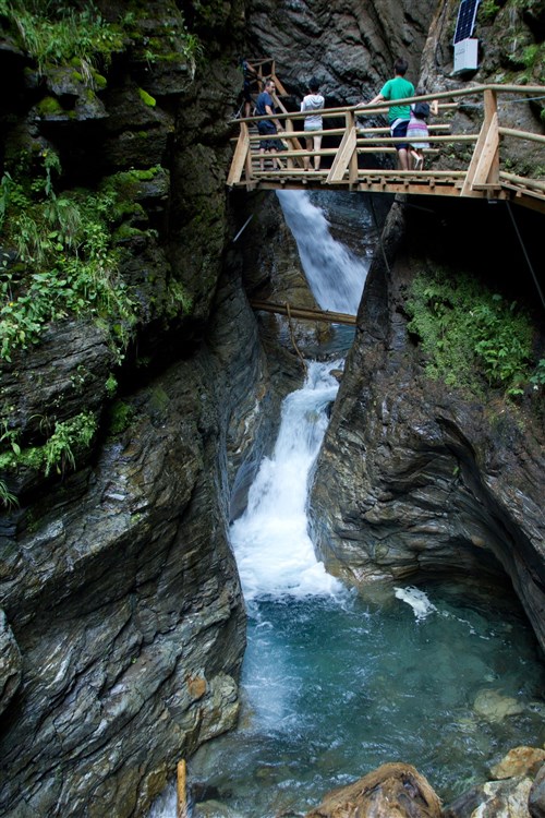 KRÁSY KORUTAN Alpské štíty, ledovce, jezera, hrady a města jižního Rakouska
