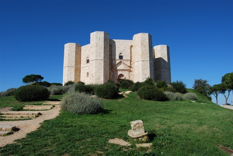 Jižní Itálie – APULIE – pata a podpatek italské boty - Exotická krajina mezi Jaderským a Jónským mořem