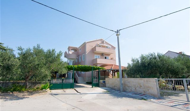 Biograd na Moru - Apartmány Lucija (ex. Jelka)  