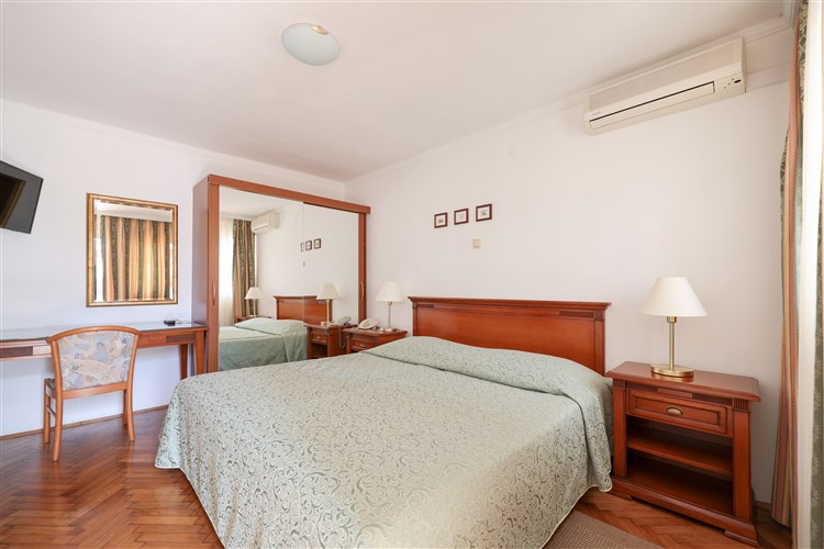 Hotel Val (ex. Jadran)