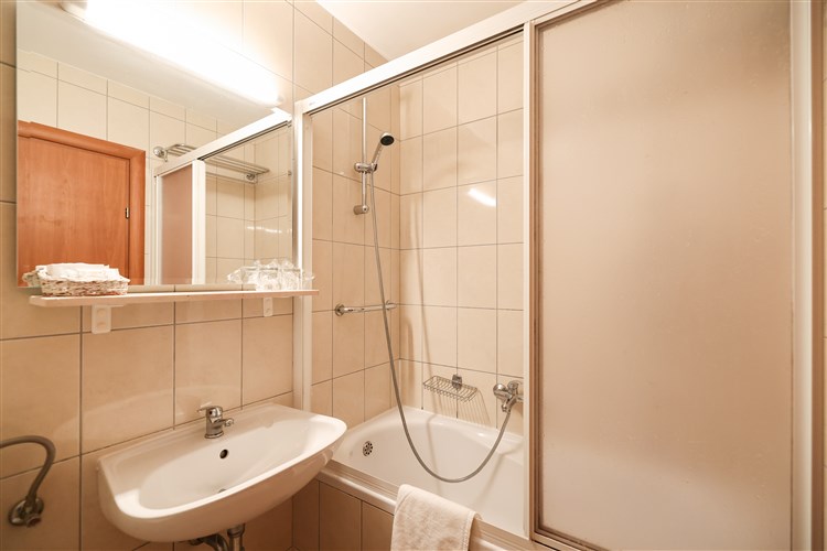 Hotel Val (ex. Jadran)