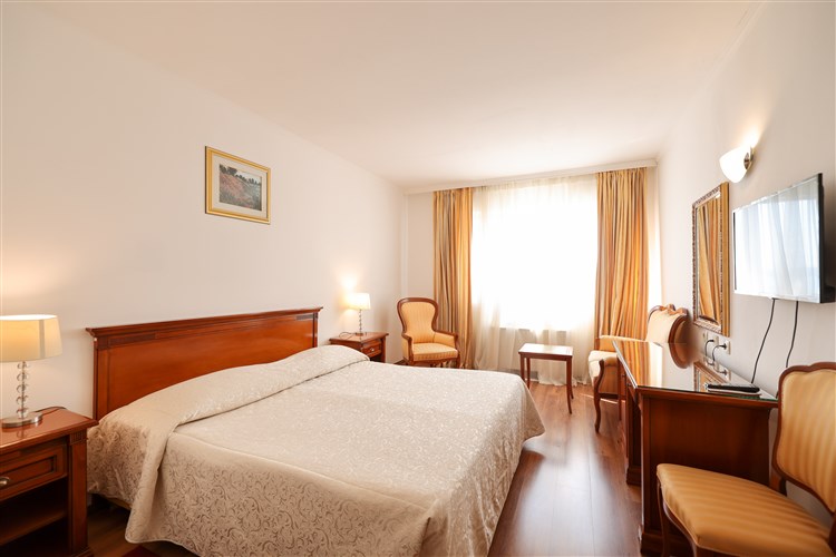 Hotel Val (ex. Jadran)