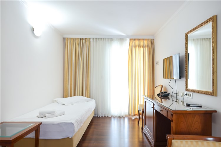 Hotel Val (ex. Jadran)