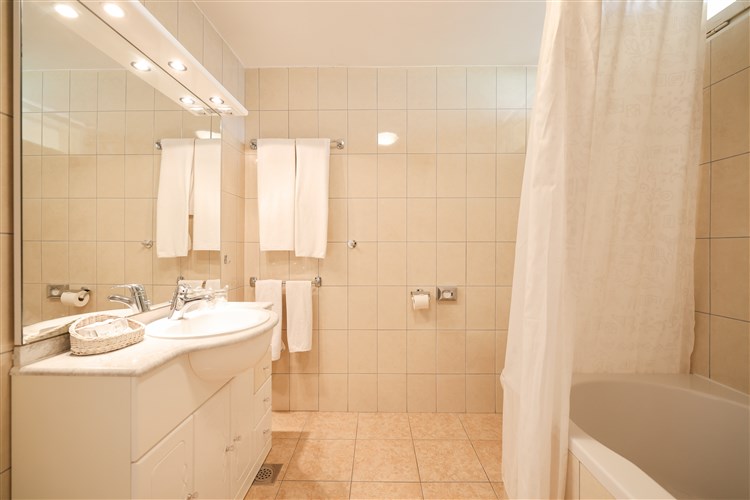 Hotel Val (ex. Jadran)