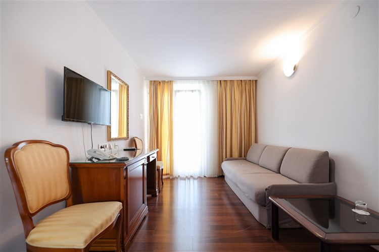 Hotel Val (ex. Jadran)