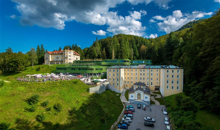 Lázně Rimske Terme - Hotel Zdraviliški Dvor