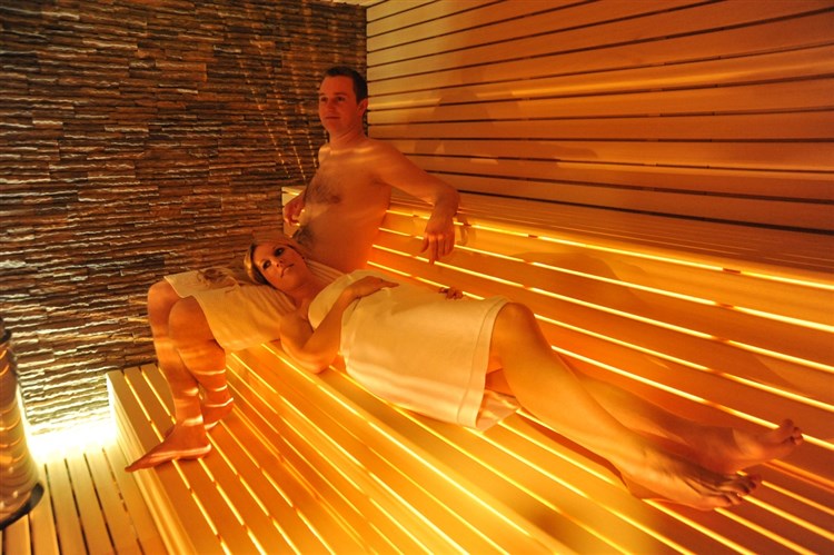 Lázně Rimske Terme - Hotel Zdraviliški Dvor