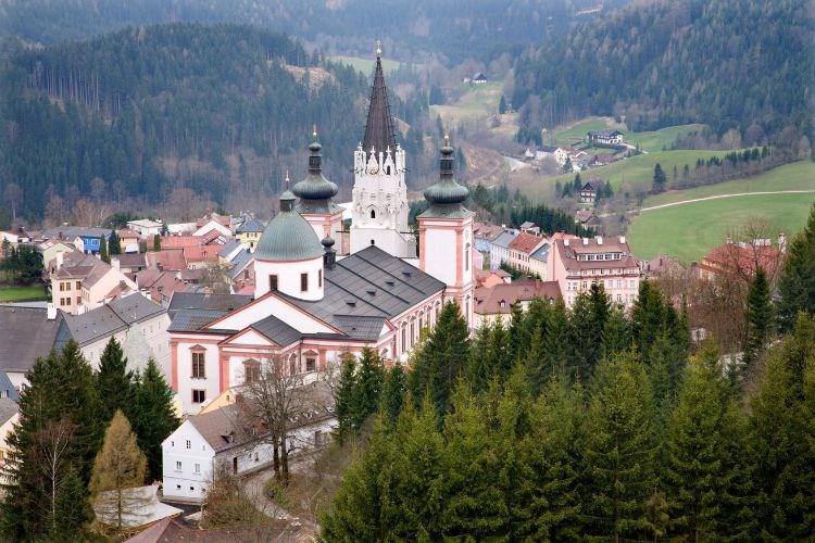 Mariazell a přírodní skvosty Ötscheru – soutěska Wasserlochklamm a vodopády