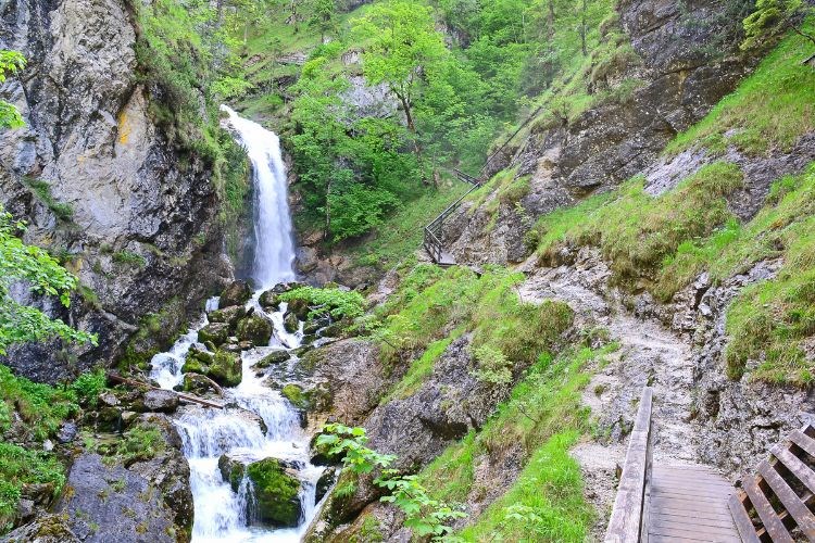 Hochkar a soutěska Wasserlochklamm – alpské výhledy a vodopády Dolního Rakouska