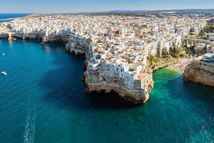 Jižní Itálie – APULIE – pata a podpatek italské boty - Exotická krajina mezi Jaderským a Jónským mořem