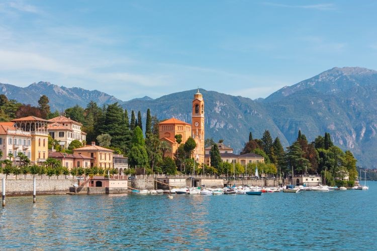 Itálie – kvetoucí zahrady italských alpských jezer