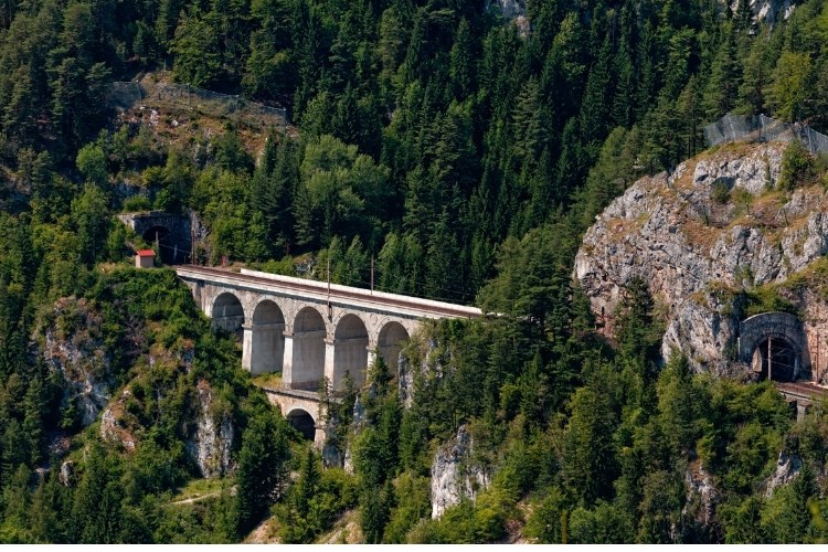 Semmering – Historická železnice UNESCO a hrad Forchtenstein