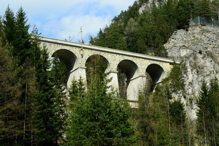 Semmering – Historická železnice UNESCO a hrad Forchtenstein