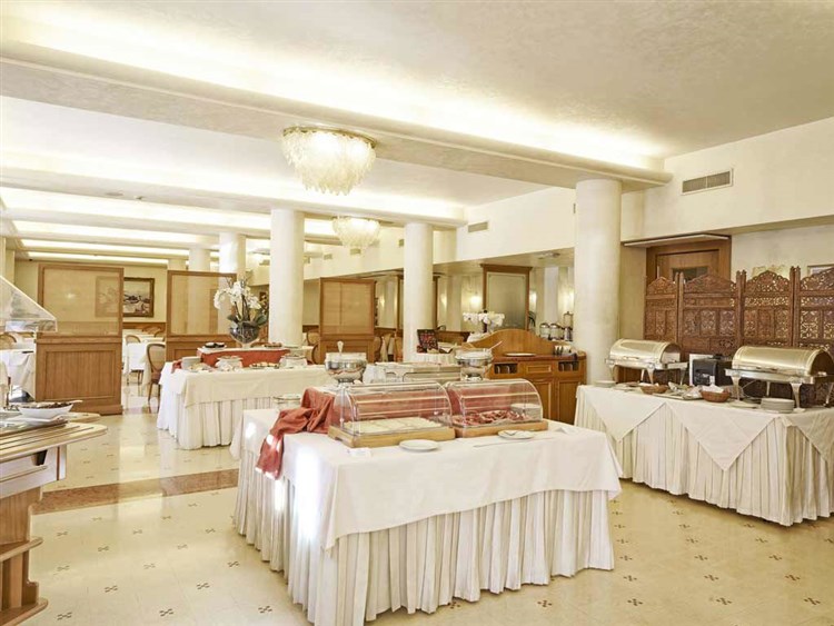 Hotel Savoy Palace