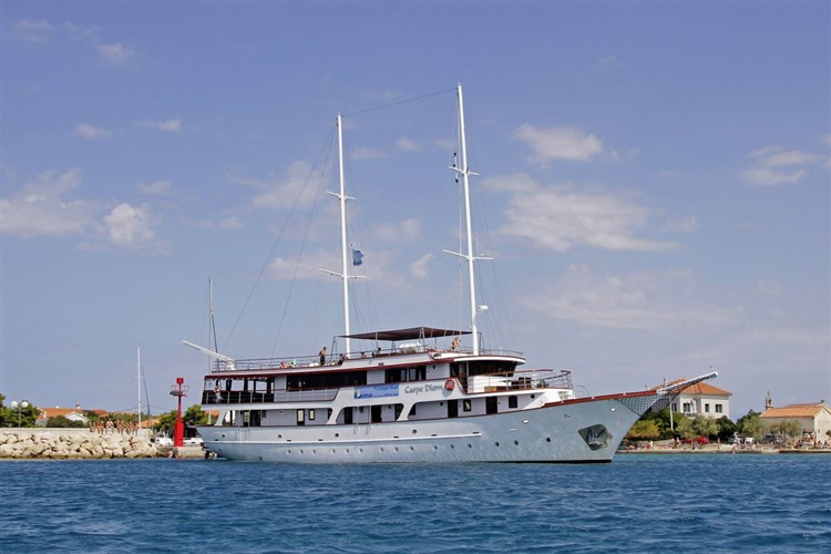 Plavba mezi tisíci ostrovy Trogir