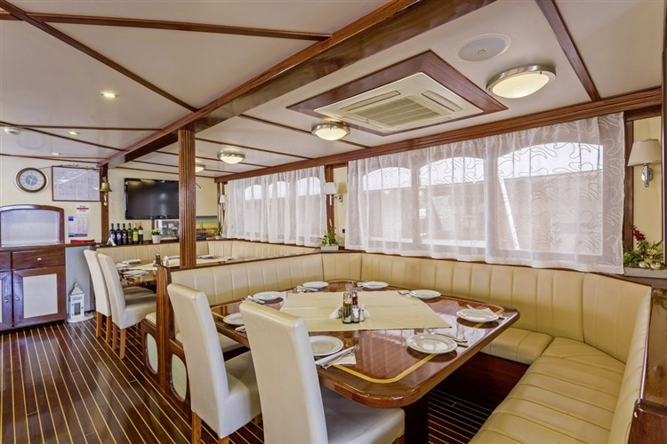 Plavba mezi tisíci ostrovy Trogir