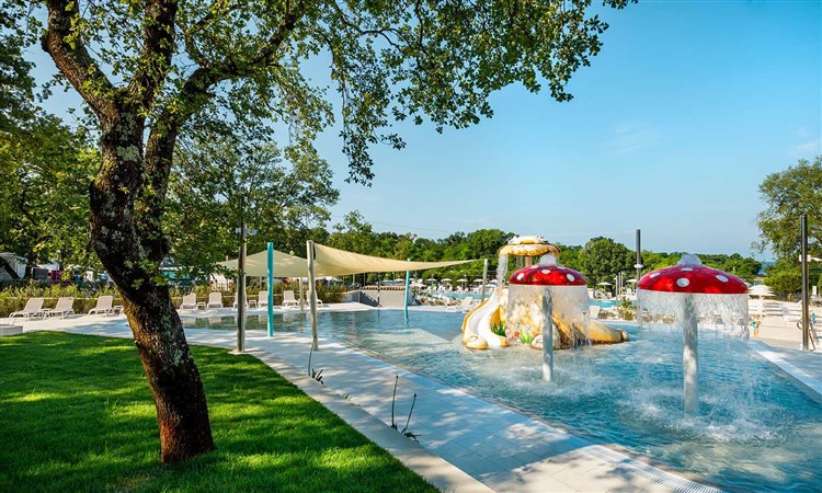 Mobilní domky Aminess Planet camping Maravea