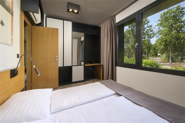 Vily Aminess Younique Gaia Green