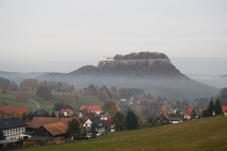 Plavba adventní lodí do Hřenska a vánoční pevnost Königstein – plavba lodí a vstup na pevnost v ceně zájezdu
