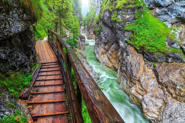 Tennengau – divoká soutěska, vodopád Golling a kouzelný hrad Hohenwerfen