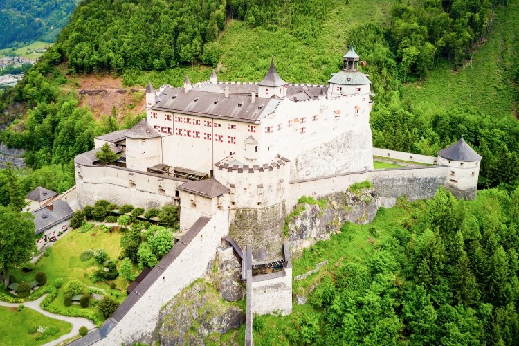 Tennengau – divoká soutěska, vodopád Golling a kouzelný hrad Hohenwerfen