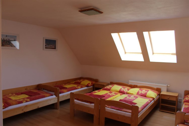 PUTOVÁNÍ ZA VÍNEM A KRÁSAMI MORAVY