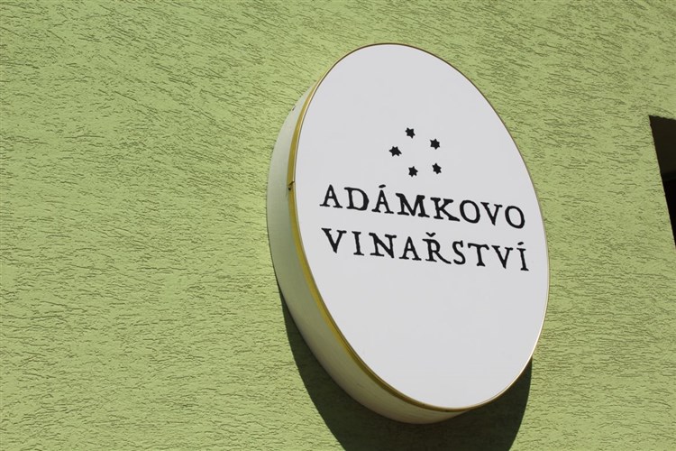 PUTOVÁNÍ ZA VÍNEM A KRÁSAMI MORAVY