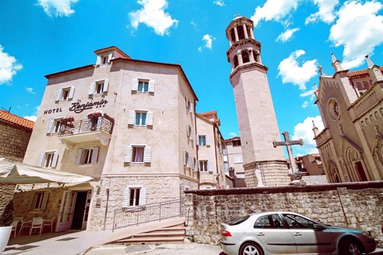 CHORVATSKO - SEVERNÍ DALMÁCIÍ OD PRAMENE CETINY AŽ K POBŘEŽÍ