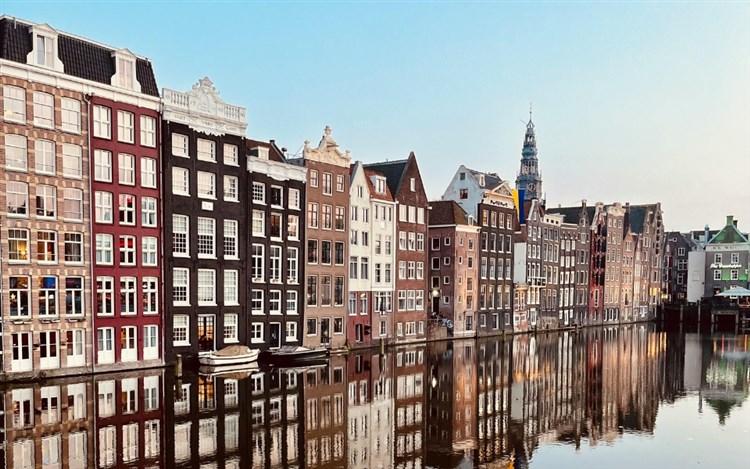 Rozkvetlé Holandsko - květinové korzo, sýry a plavba po kanálech v Amsterdamu