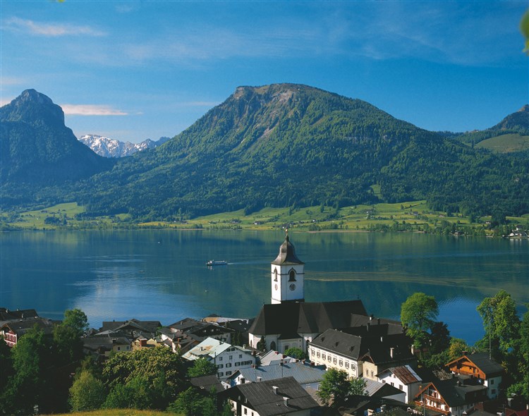 Jezera a města Solné komory