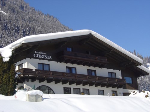 Penzion v zimě | Lyžování autobusem se snídaní Kaprun - Zell am See / Saalbach - Hinterglemm - penzion Christa a jeho depandance