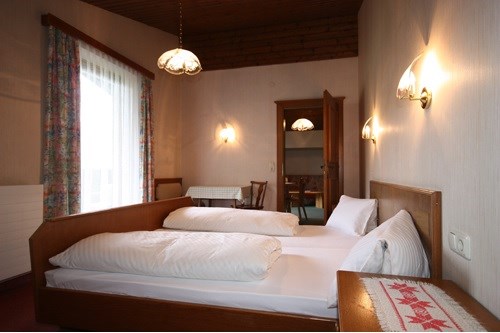 Apartmán | Lyžování autobusem se snídaní Kaprun - Zell am See / Saalbach - Hinterglemm - penzion Christa a jeho depandance