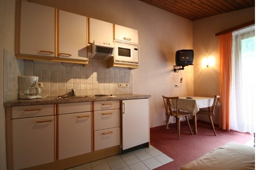 Apartmán | Lyžování autobusem se snídaní Kaprun - Zell am See / Saalbach - Hinterglemm - penzion Christa a jeho depandance