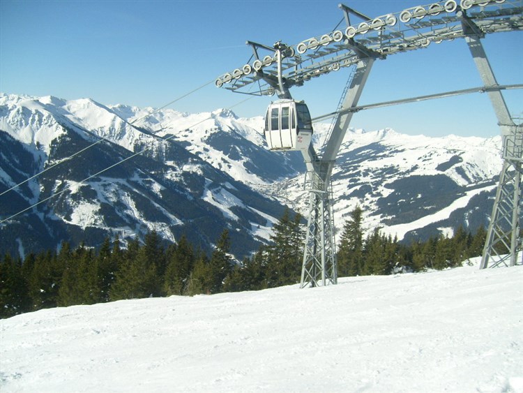 Lyžování autobusem s polopenzí Kaprun - Zell am See / Saalbach - Hinterglemm