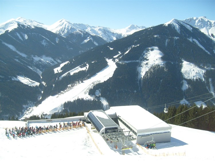 Lyžování autobusem s polopenzí Kaprun - Zell am See / Saalbach - Hinterglemm