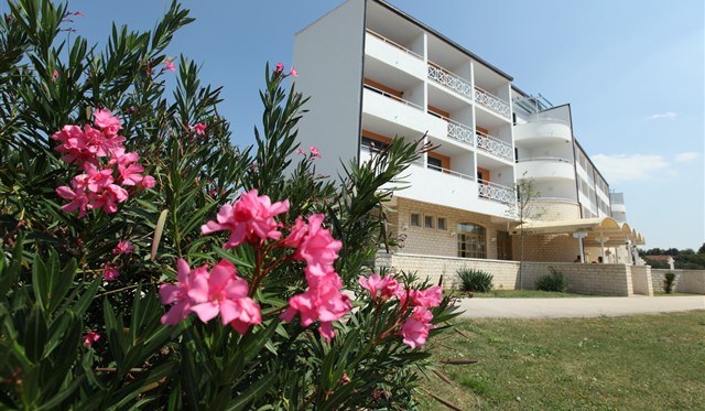 Chorvatsko - Hotel Alba  