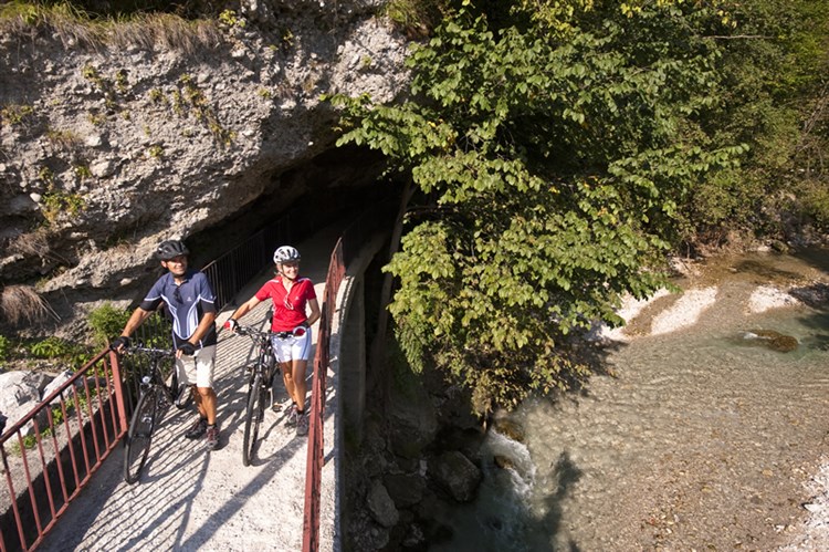 Enžská cyklostezka